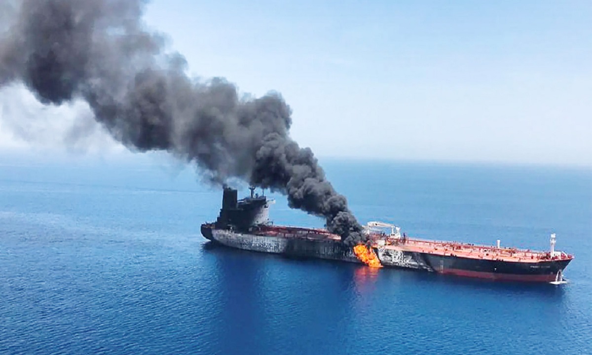 আরব সাগরে ইসরায়েলি জাহাজে হামলা, নিহত ২