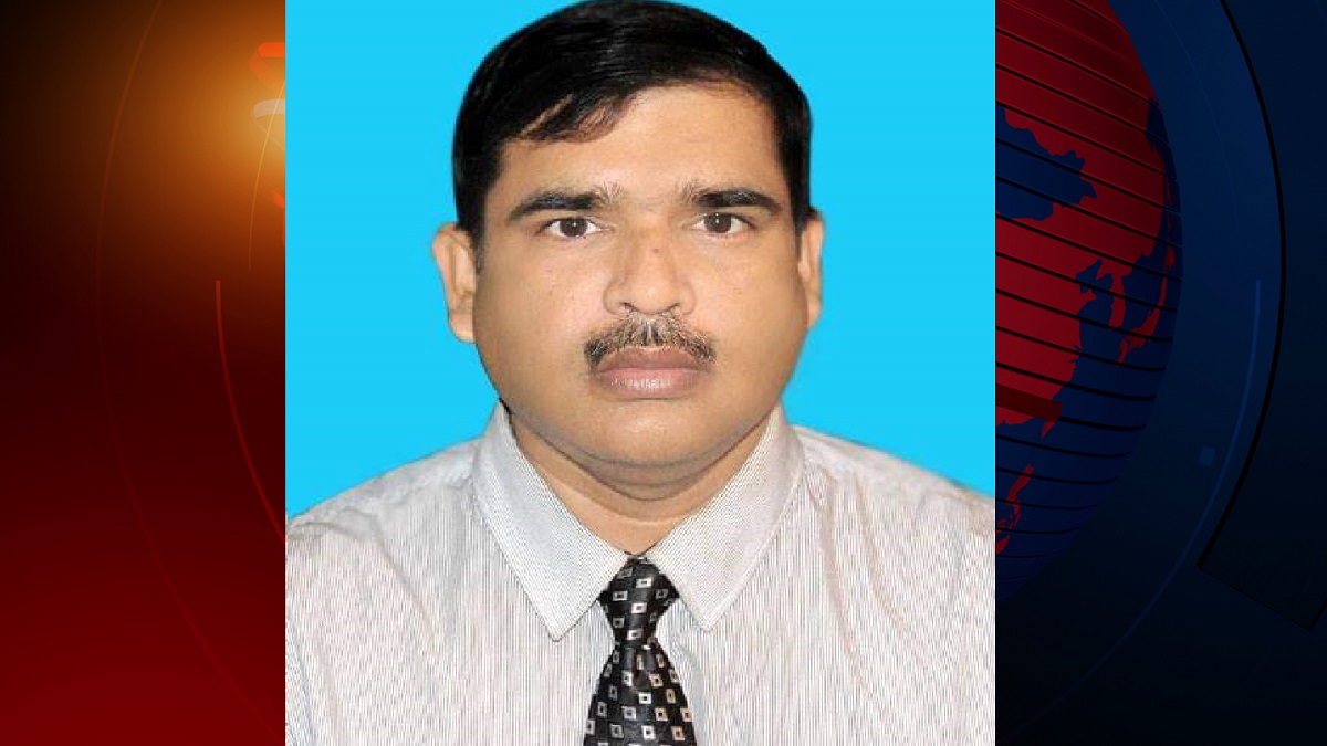 খুলনা কৃষি বিশ্ববিদ্যালয়ের প্রথম ট্রেজারার অধ্যাপক সারোয়ার আকরাম আজিজ