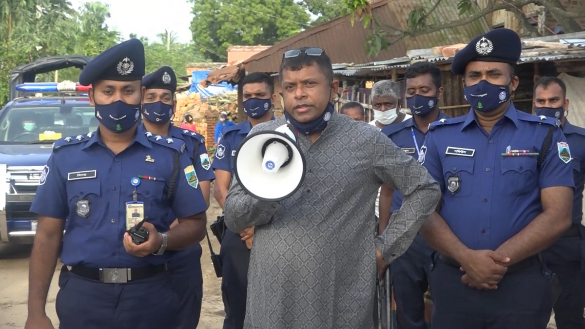 নওগাঁ সীমান্ত এলাকায় পুলিশের বিশেষ নজরদারি শুরু