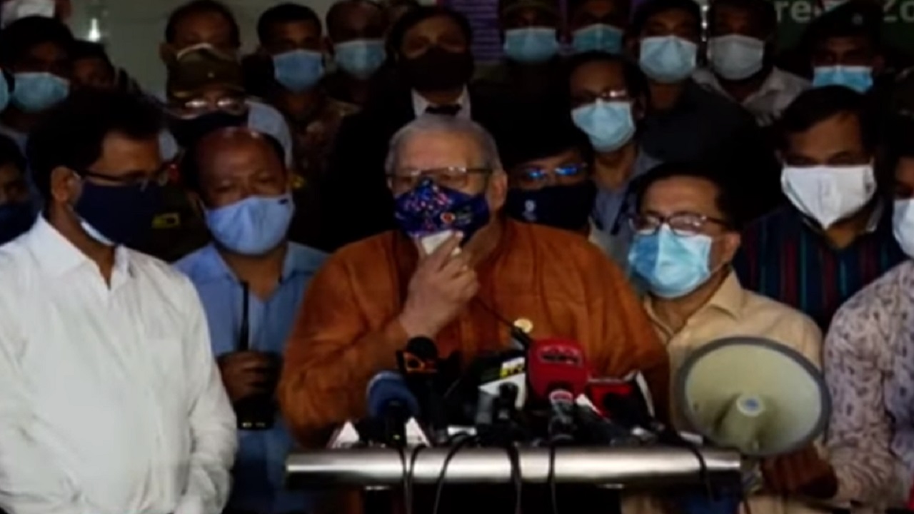 প্রবাসীদের টিকাদান কার্যক্রম উদ্বোধনীতে তোপের মুখে প্রবাসী কল্যাণমন্ত্রী