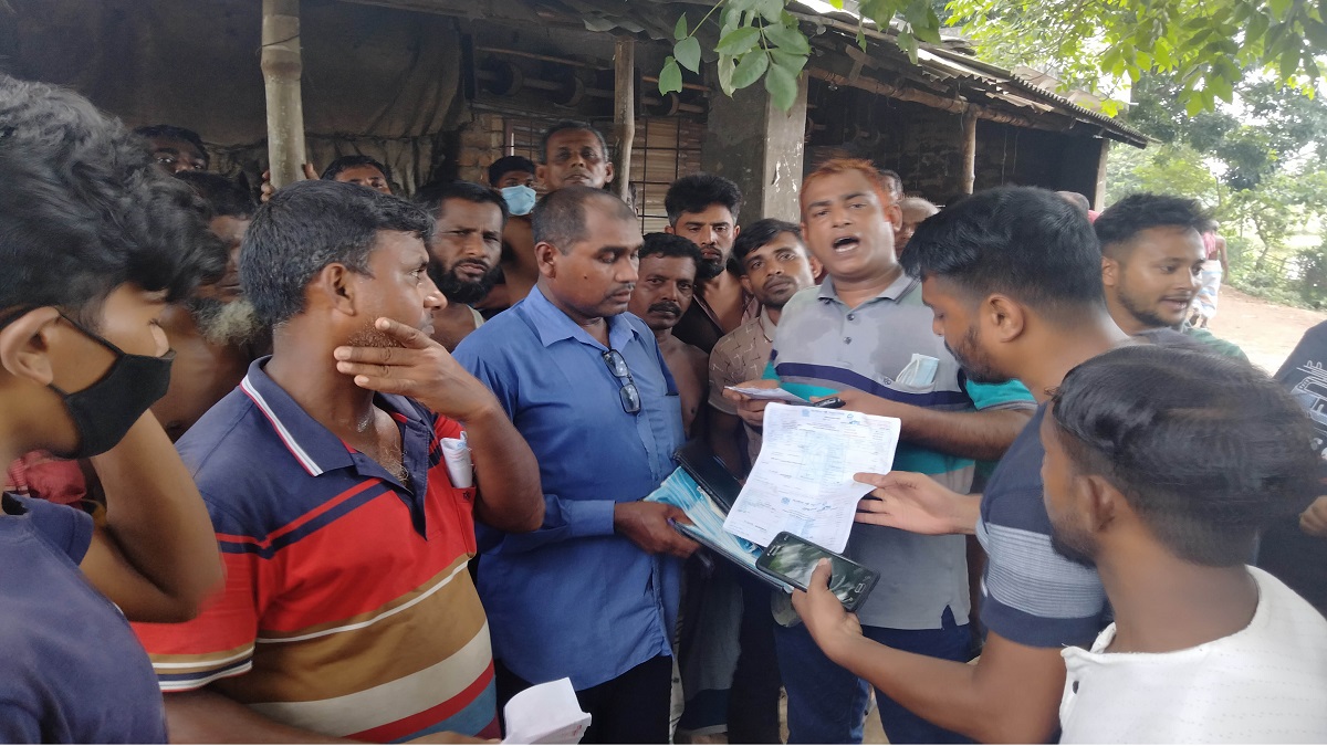 ঝিনাইদহে পল্লী বিদ্যুতের প্রায় ২০০ গ্রাহকের বিলে গড়মিল