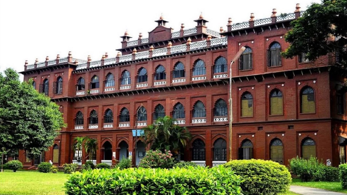 শতবর্ষ পেরিয়ে ঢাকা বিশ্ববিদ্যালয়