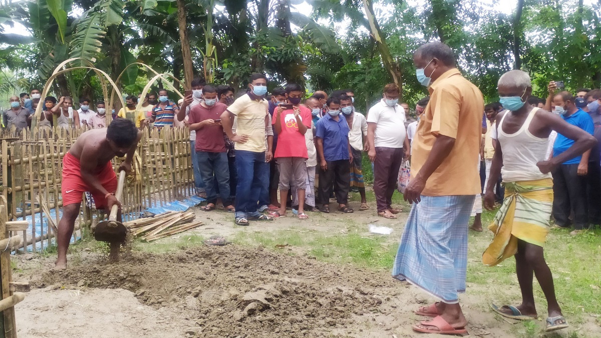 স্ত্রীর পরকীয়ার বলি স্বামী, ১১ দিন পর কবর থেকে লাশ উত্তোলন