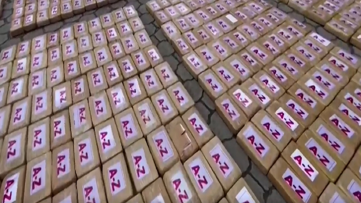 কলম্বিয়ায় প্রায় ১ টন মাদক জব্দ, গ্রেফতার ৩