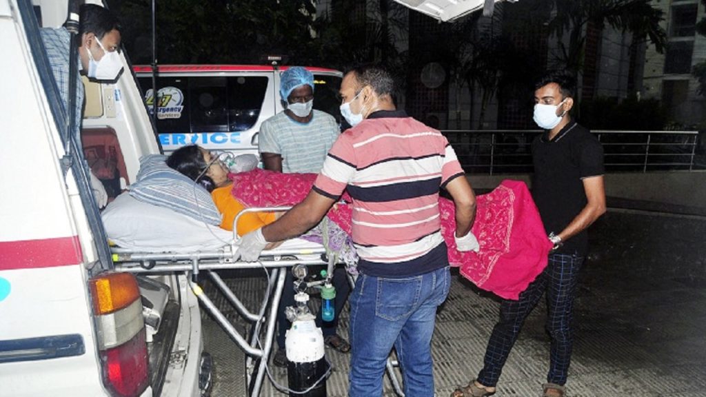 সকালের মধ্যেই করোনা ও উপসর্গে মারা কয়েক জেলায় প্রাণহানি ৭৯