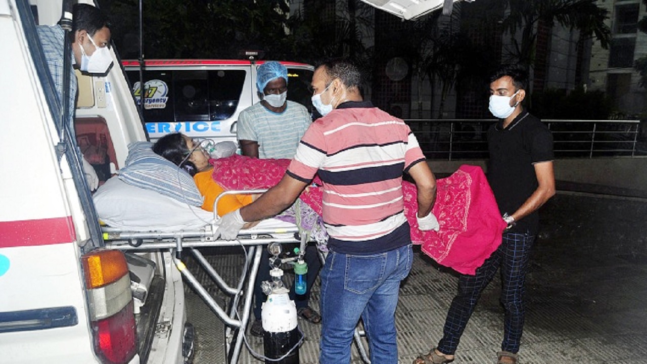 সকালের মধ্যেই করোনা ও উপসর্গে কয়েক জেলায় প্রাণহানি ৭৯ সকালের মধ্যেই করোনা ও উপসর্গে মারা কয়েক জেলায় প্রাণহানি ৭৯