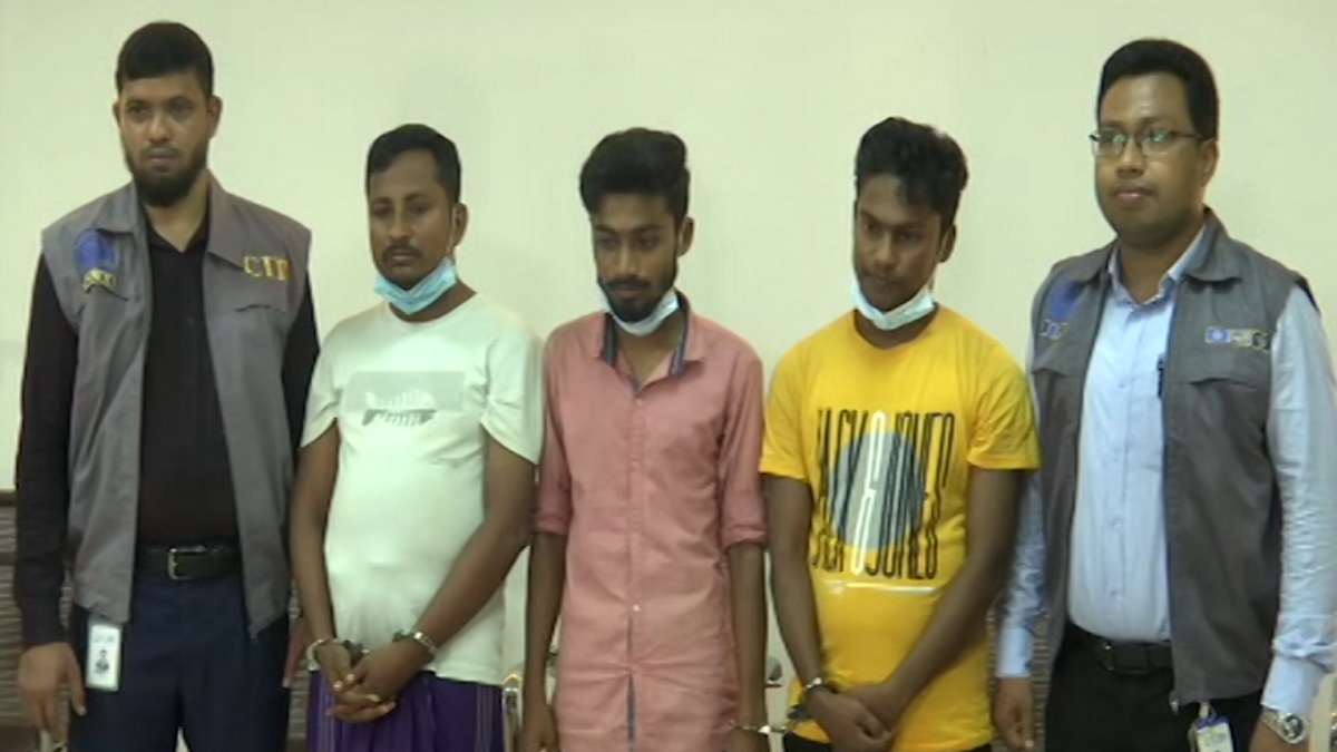 জ্বিনের বাদশাহ পরিচয়ে অনলাইনে প্রতারণা, আটক ৩