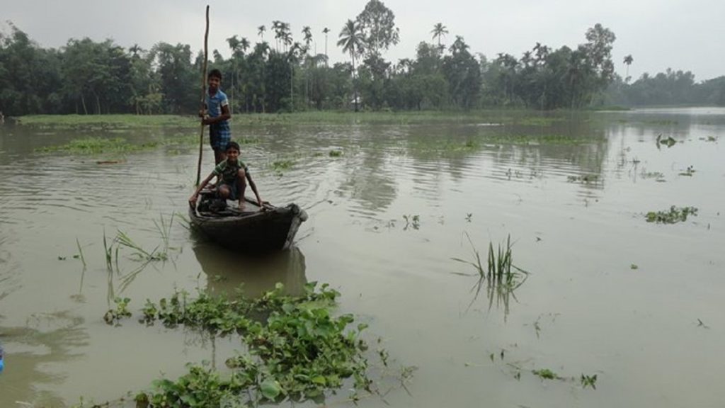 লালমনিরহাটে পানিবন্দি তিস্তাপাড়ের ৭ হাজার পরিবার