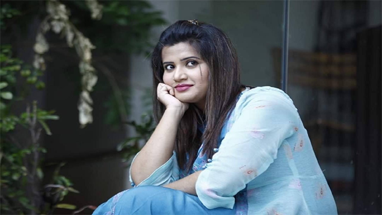 অতীত ভুলে নতুন জীবন শুরু ন্যান্সির অতীত ভুলে নতুন জীবন শুরু ন্যান্সির