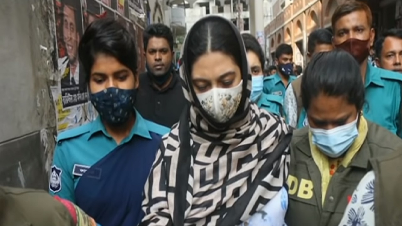 মাদক মামলায় কথিত মডেল পিয়াসার স্বীকারোক্তিমূলক জবানবন্দি মাদক মামলায় কথিত মডেল পিয়াসার স্বীকারোক্তিমূলক জবানবন্দি