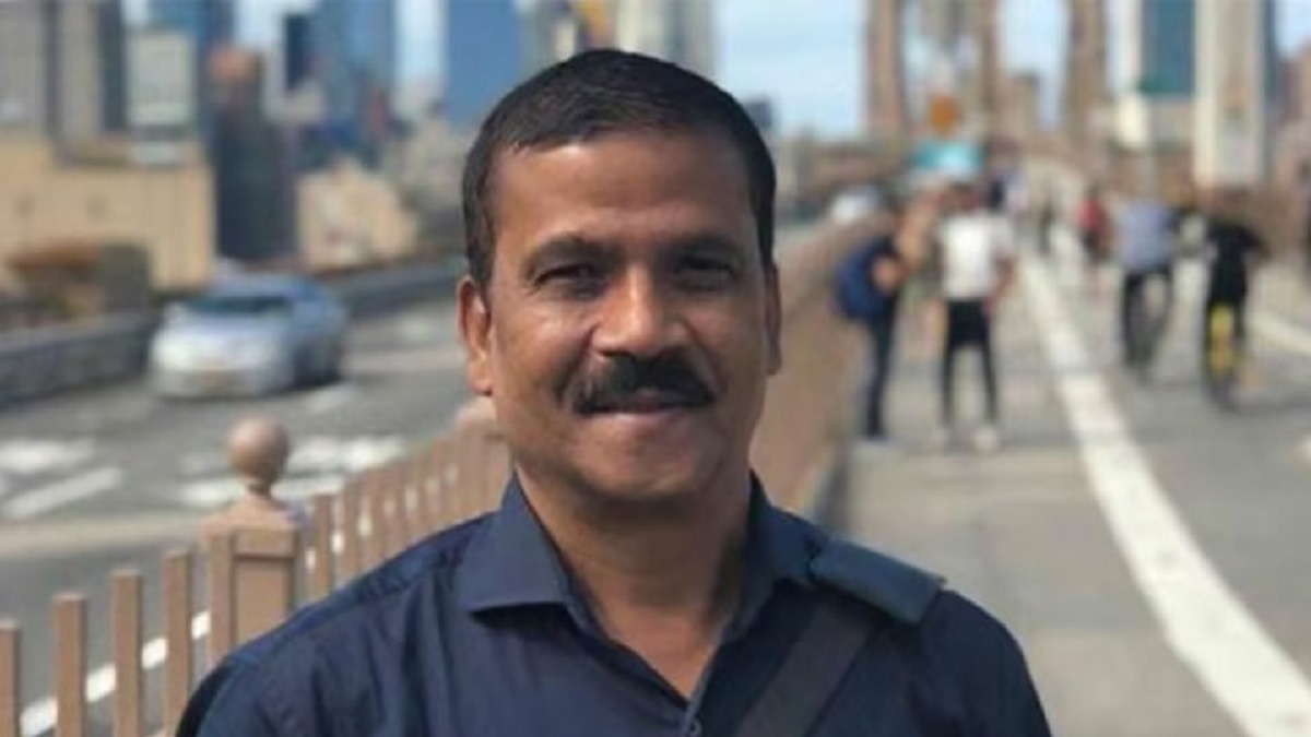 আসিফ নজরুলের কক্ষ ভাঙচুর, কুশপুত্তলিকা দাহ; থানায় ছাত্রলীগের অভিযোগ