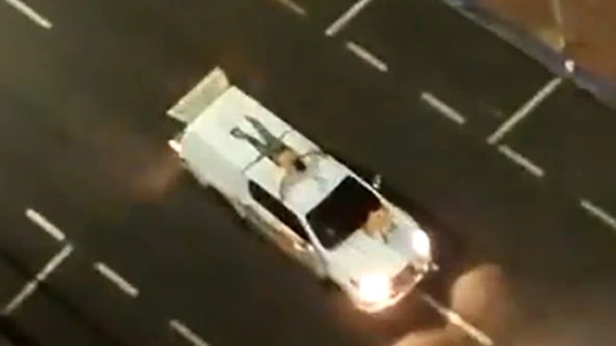 গাড়িতে আগুন ও পথে বিস্ফোরক ফেলে পালায় ব্রাজিলের ব্যাংক ডাকাত দল