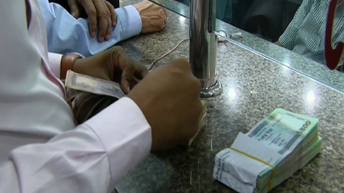 ৬ মাসে খেলাপি ঋণ বেড়েছে ৯ হাজার কোটি টাকার বেশি