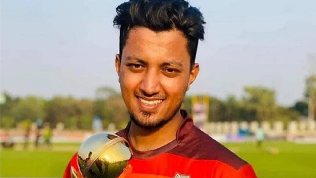 ঘাতক বাসের ধাক্কায় প্রাণ হারিয়েছেন ক্রিকেটার নিরব