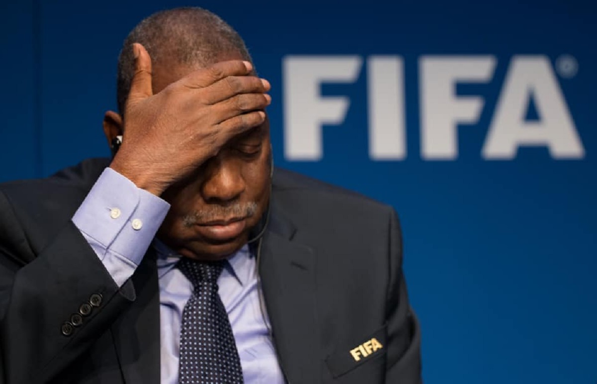 দুর্নীতির অপরাধে এক বছরের জন্য নিষিদ্ধ ফিফার সাবেক ভারপ্রাপ্ত সভাপতি
