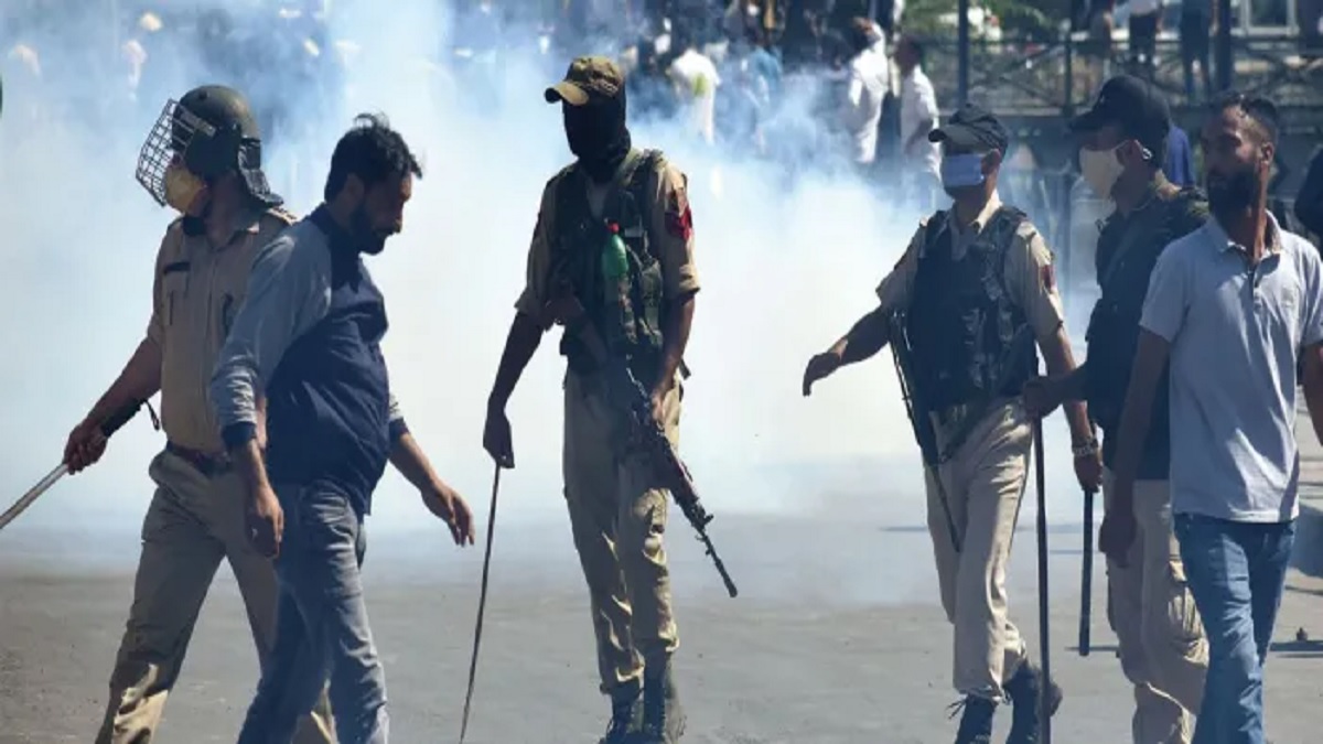 কাশ্মিরে আশুরার তাজিয়া মিছিলে পুলিশি ধরপাকড়