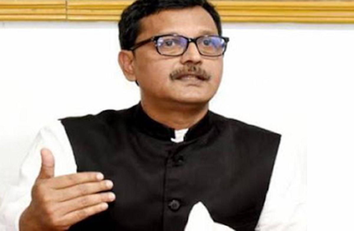 যাত্রীরা সচেতন হওয়ায় আগেভাগেই পরিবার নিয়ে ঢাকা ছাড়ছে: নৌ প্রতিমন্ত্রী