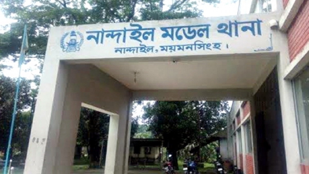 বৃদ্ধ বাবা-মাকে গলাধাক্কা, ৯৯৯-এ ফোন