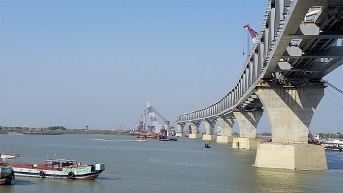 ফেরি চলাচলের জন্য চিহ্নিত করা হলো পদ্মা সেতুর পিলার