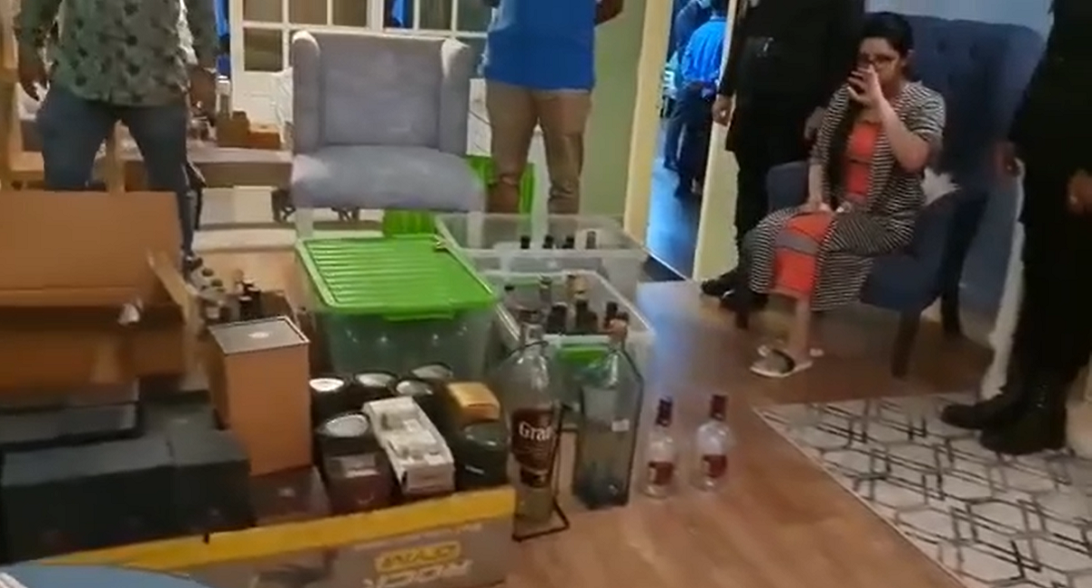 লাইভে সোচ্চার, মাদক উদ্ধারের পর নিশ্চুপ পরীমণি