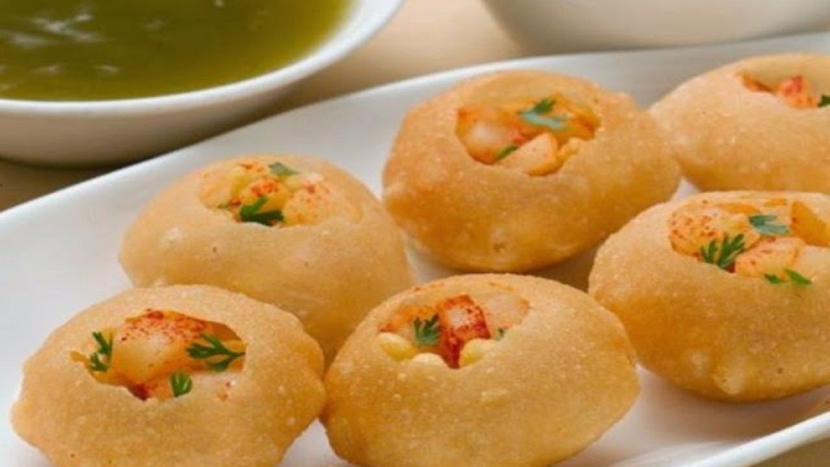 নিজের প্রশ্রাব দিয়ে বানাচ্ছেন পানিপুরির টকপানি (ভিডিও)