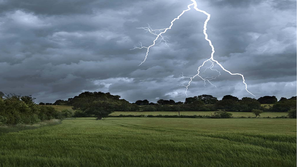 দিনাজপুরে বজ্রাঘাতে চার কিশোর নিহত