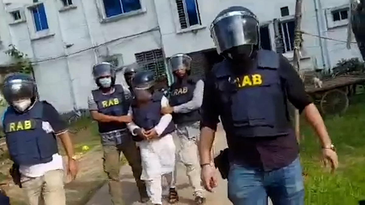 বসিলায় র্যাবের অভিযানে জেএমবির শীর্ষ নেতা আটক