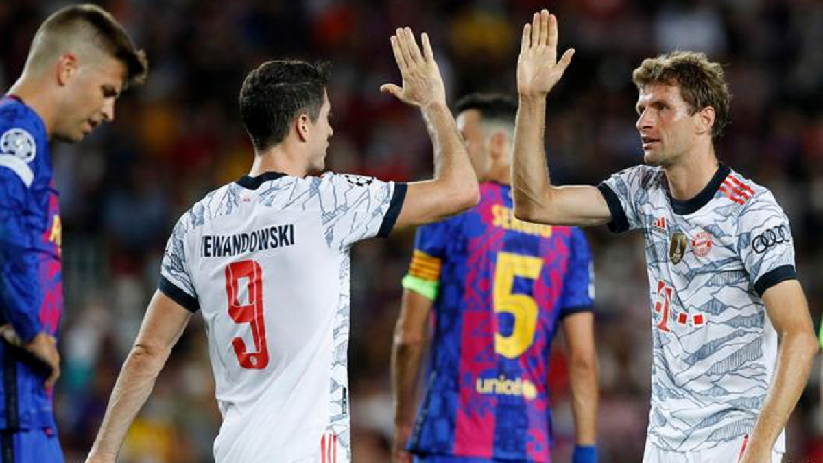 আবারও বায়ার্নে ধরাশায়ী বার্সেলোনা, হেরেছে রোনালদোর ম্যানইউও