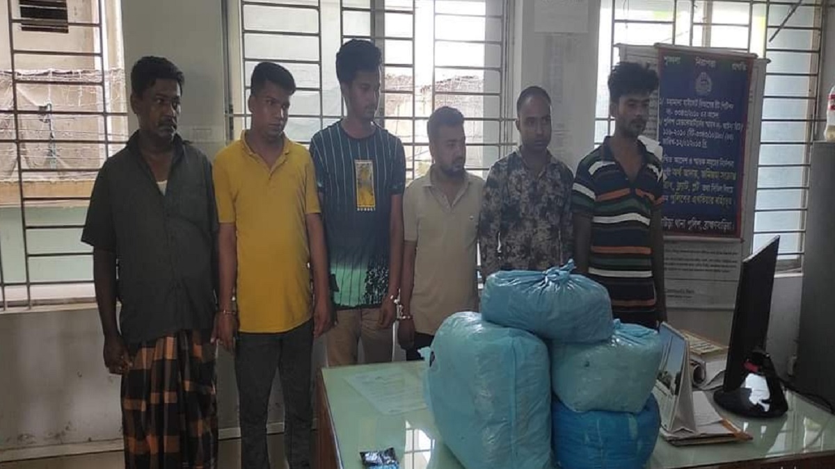 আখাউড়ায় গাঁজা-ইয়াবাসহ গ্রেফতার ৭