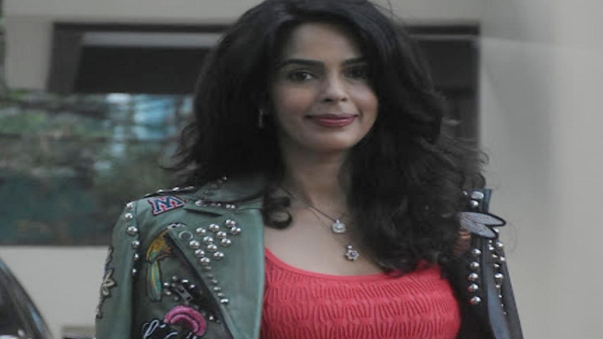 সাহসী চরিত্রে অভিনয়ের জন্য দেশও ছাড়তে হয়েছিল: মল্লিকা