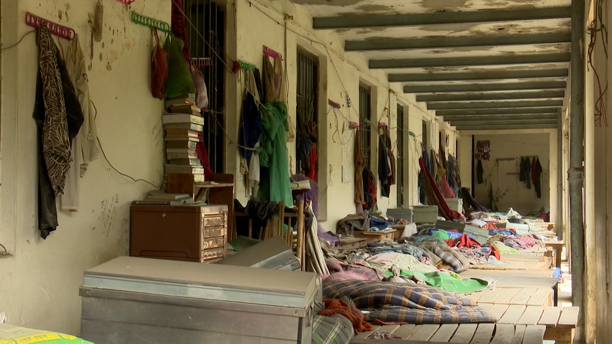 ঢাকা বিশ্ববিদ্যালয়ে আর থাকছে না গণরুম