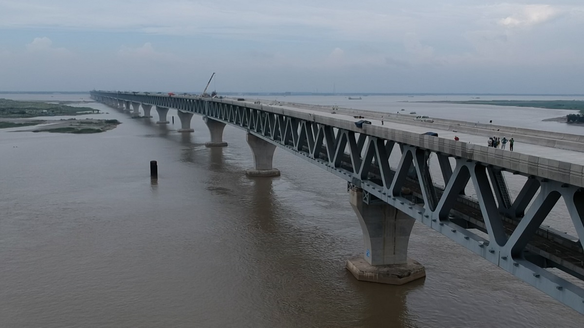 পদ্মাসেতুতে চলছে বিদ্যুৎ সংযোগ ও লাইটিংয়ের কাজ