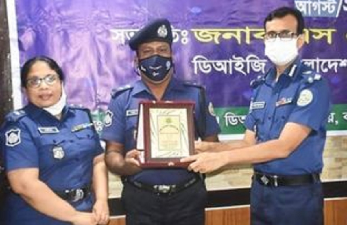 ‘শ্রেষ্ঠ তদন্তকারী’র সম্মাননা পেলেন বরিশালের এসআই