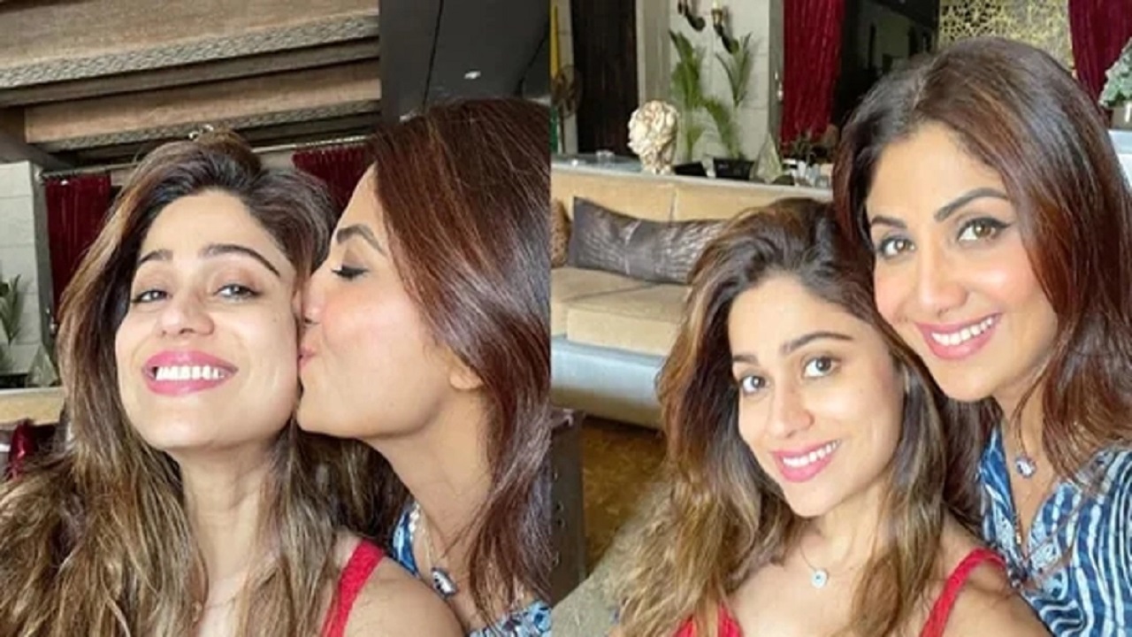 দীর্ঘদিন পর প্রিয় মানুষকে কাছে পেয়ে আপ্লুত শিল্পা দীর্ঘদিন পর প্রিয় মানুষকে কাছে পেয়ে আপ্লুত শিল্পা