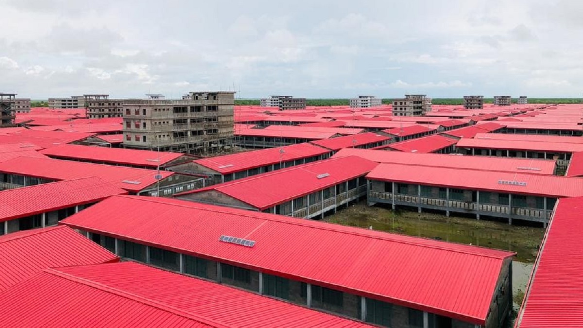 ভাসানচর থেকে পালানোর সময় ১০ শিশুসহ ১৮ রোহিঙ্গা আটক