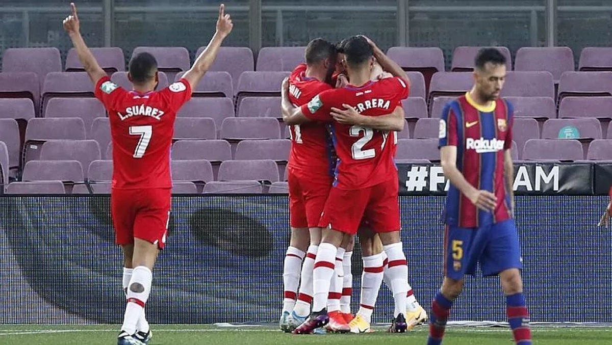 আজ গ্রানাডার বিপক্ষে মাঠে নামবে বার্সেলোনা