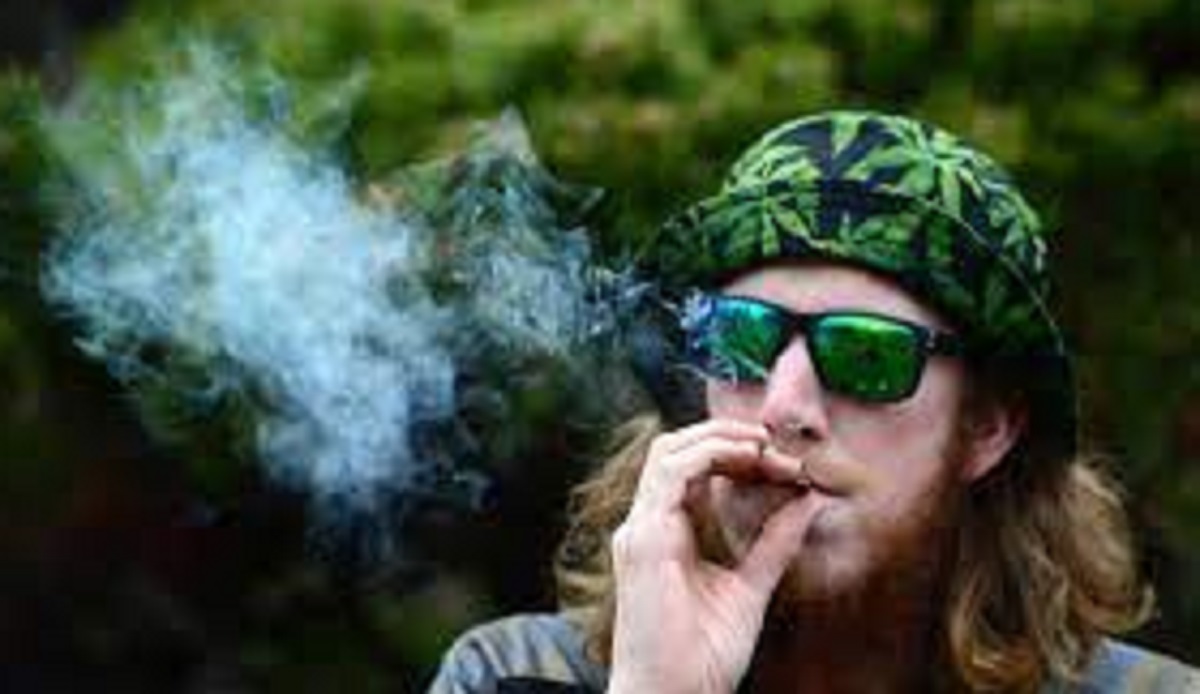 সন্তান গাঁজায় আসক্ত কি না বলে দেবে স্মার্টফোন