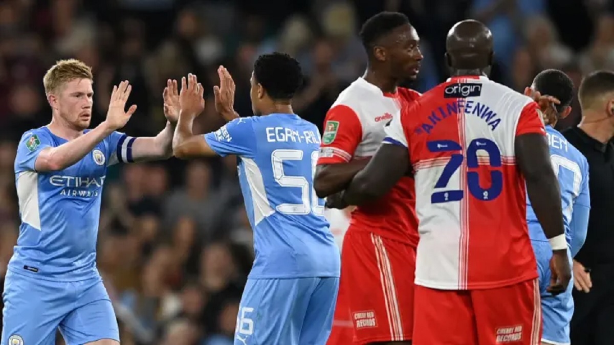 দ্বিতীয় সারির দল নিয়েও জয় ম্যানসিটি, লিভারপুলের