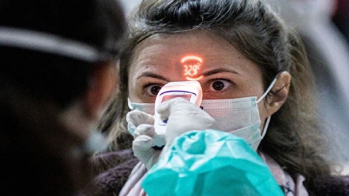 দেড় বছর পর দিনে সর্বনিম্ন প্রাণহানি দেখলো বিশ্ব