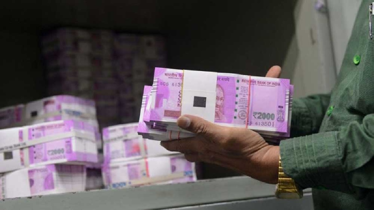 দুই স্কুল ছাত্রের ব্যাংক অ্যাকাউন্টে হাজার কোটি টাকা