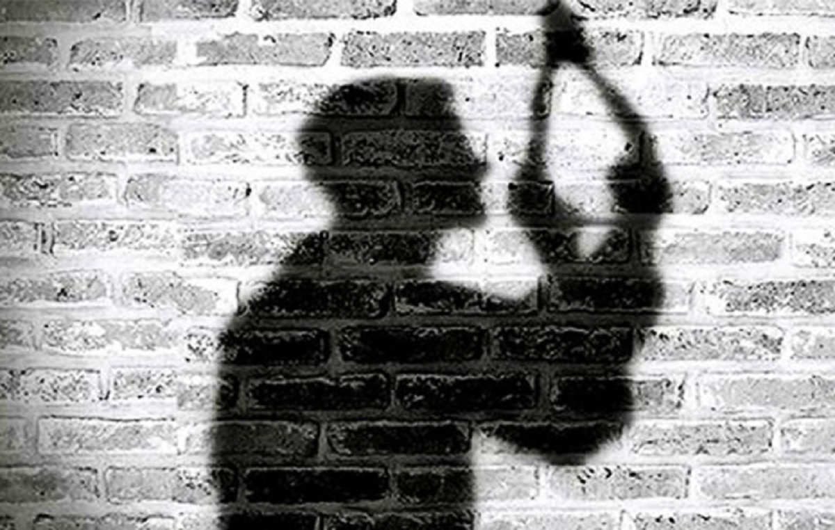 স্ত্রী পরকীয়া করায় ঘোষণা দিয়ে যুবলীগ কর্মীর আত্মহত্যা