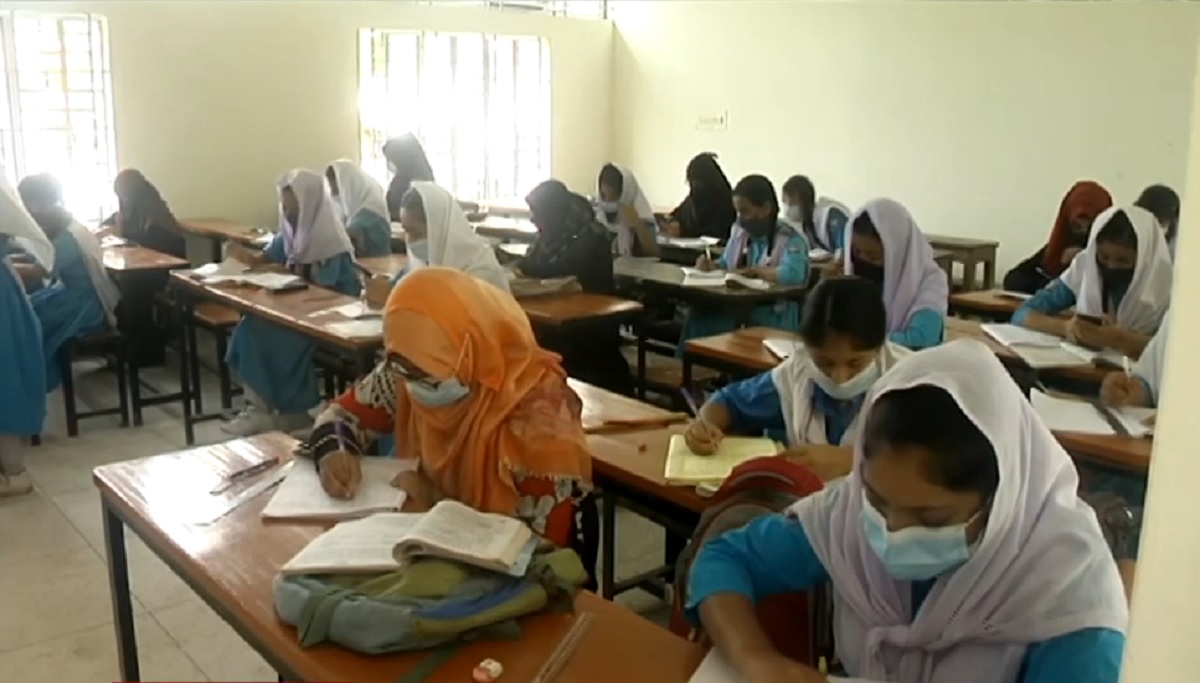 করোনায় কুমিল্লা বোর্ডে ঝরে পড়েছে ৬০ হাজার শিক্ষার্থী