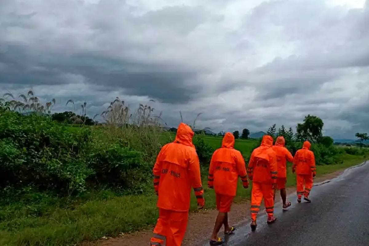 ঘূর্ণিঝড় গুলাব: পশ্চিমবঙ্গে রেড অ্যালার্ট জারি