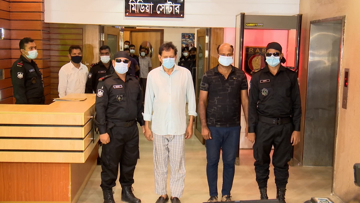 নিজের পাঁচ বউকে পাচার করেছেন কথিত ডাক্তার লিটন