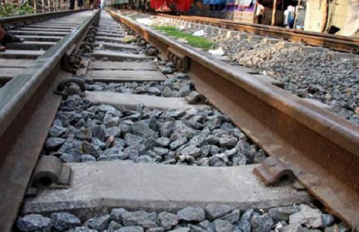 গাজীপুরে পৃথক স্থানে ট্রেনে কাটা পড়ে নিহত ২