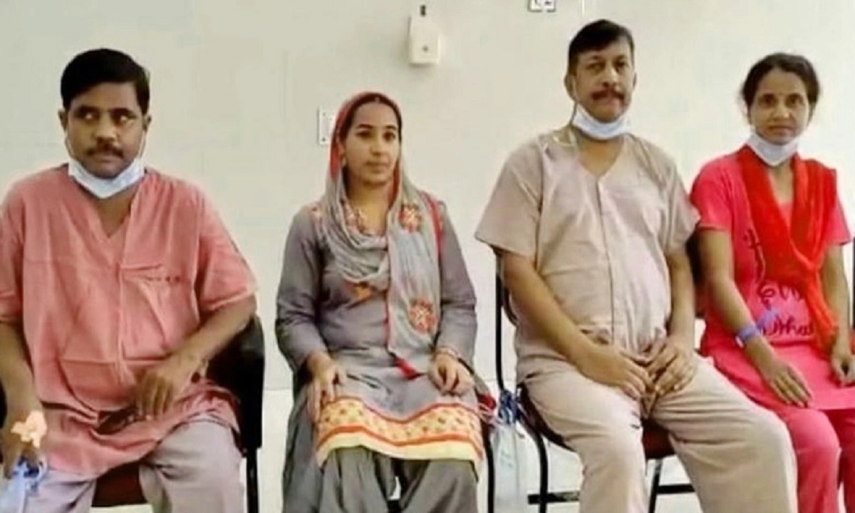 একজন হিন্দু, অন্যজন মুসলিম; একে অপরের স্বামীকে বাঁচালেন কিডনি দিয়ে