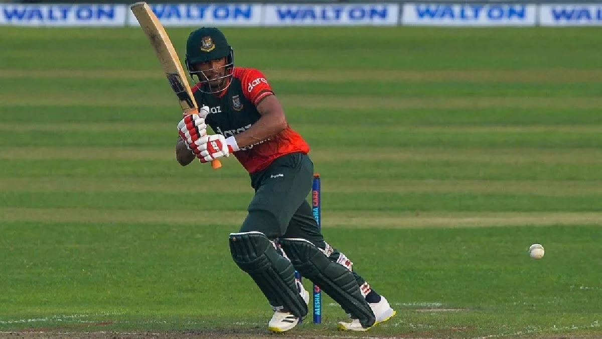 প্রথম বাংলাদেশি হিসেবে যে রেকর্ডের সামনে মাহমুদউল্লাহ