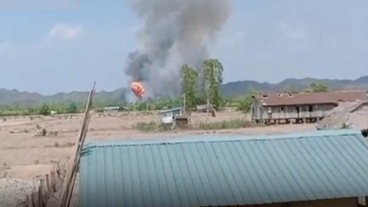 মিয়ানমারে বিদ্রোহীদের ওপর সামরিক জান্তার বিমান হামলা