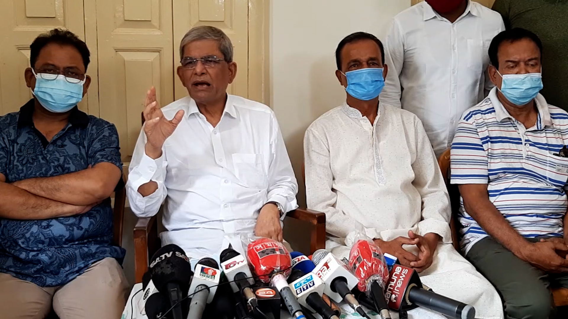 তেলের দাম বাড়িয়ে সরকার নিজেদের পকেট ভারি করছে: ফখরুল