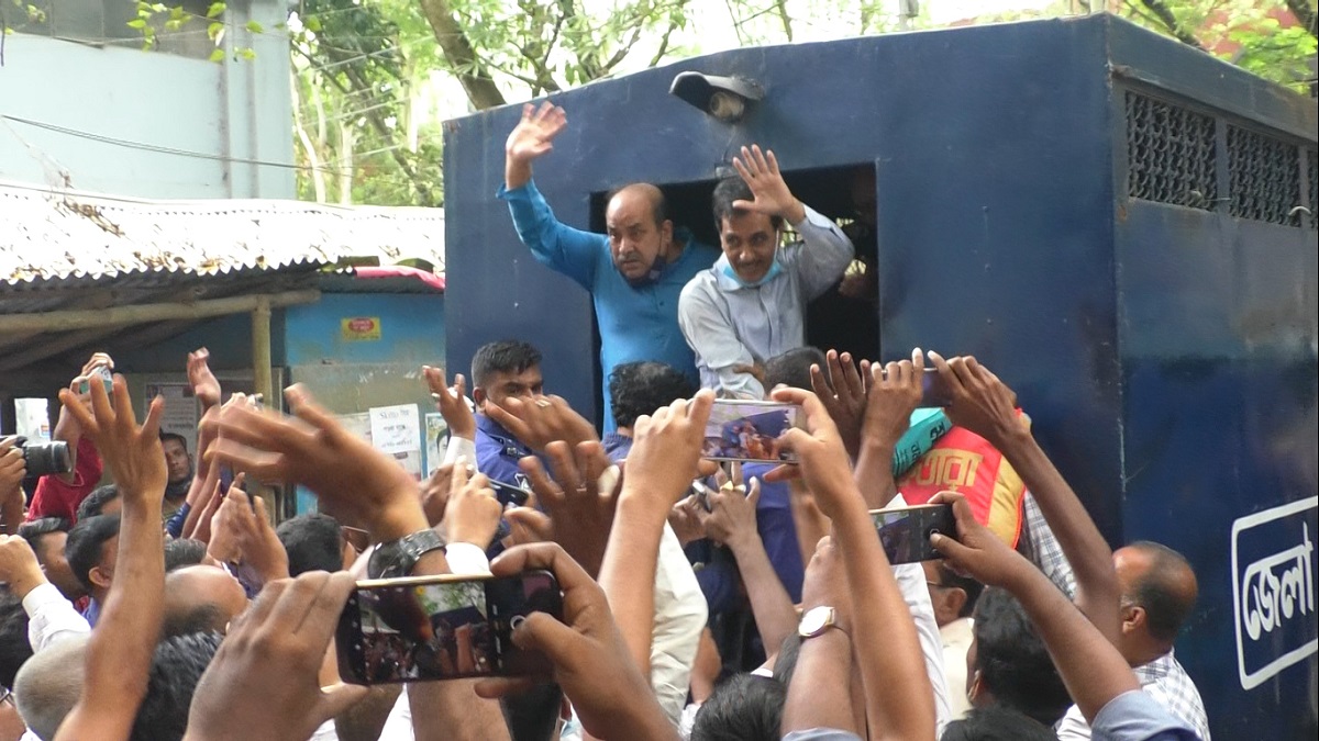 নওগাঁ পৌর মেয়রসহ বিএনপির তিন নেতা কারাগারে